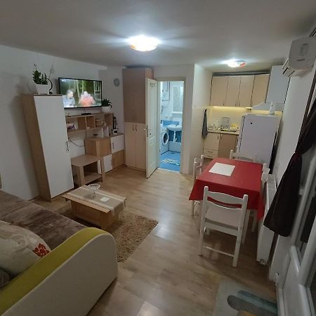 M&V House Apartamento Novi Sad Exterior foto
