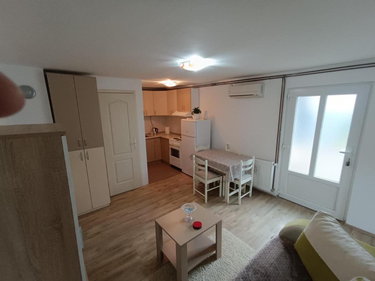 M&V House Apartamento Novi Sad Exterior foto