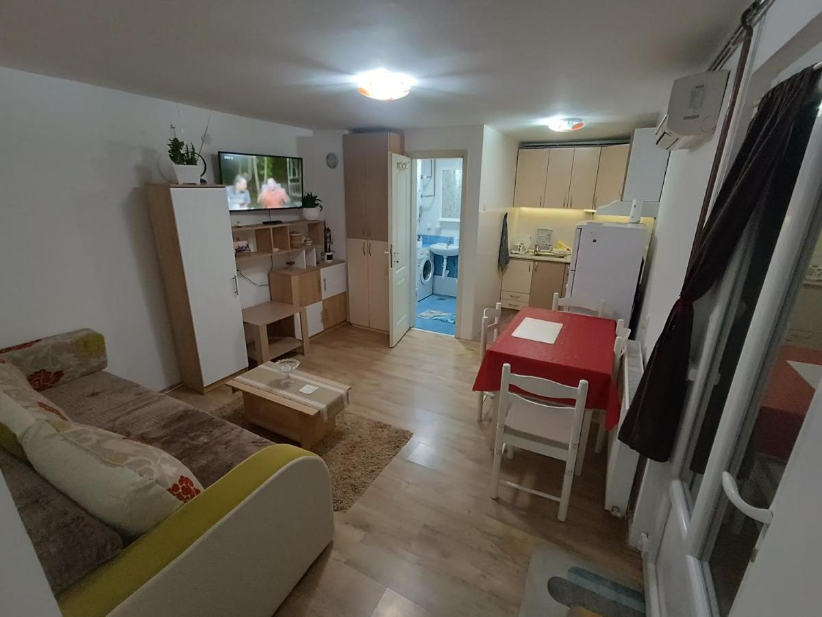 M&V House Apartamento Novi Sad Exterior foto